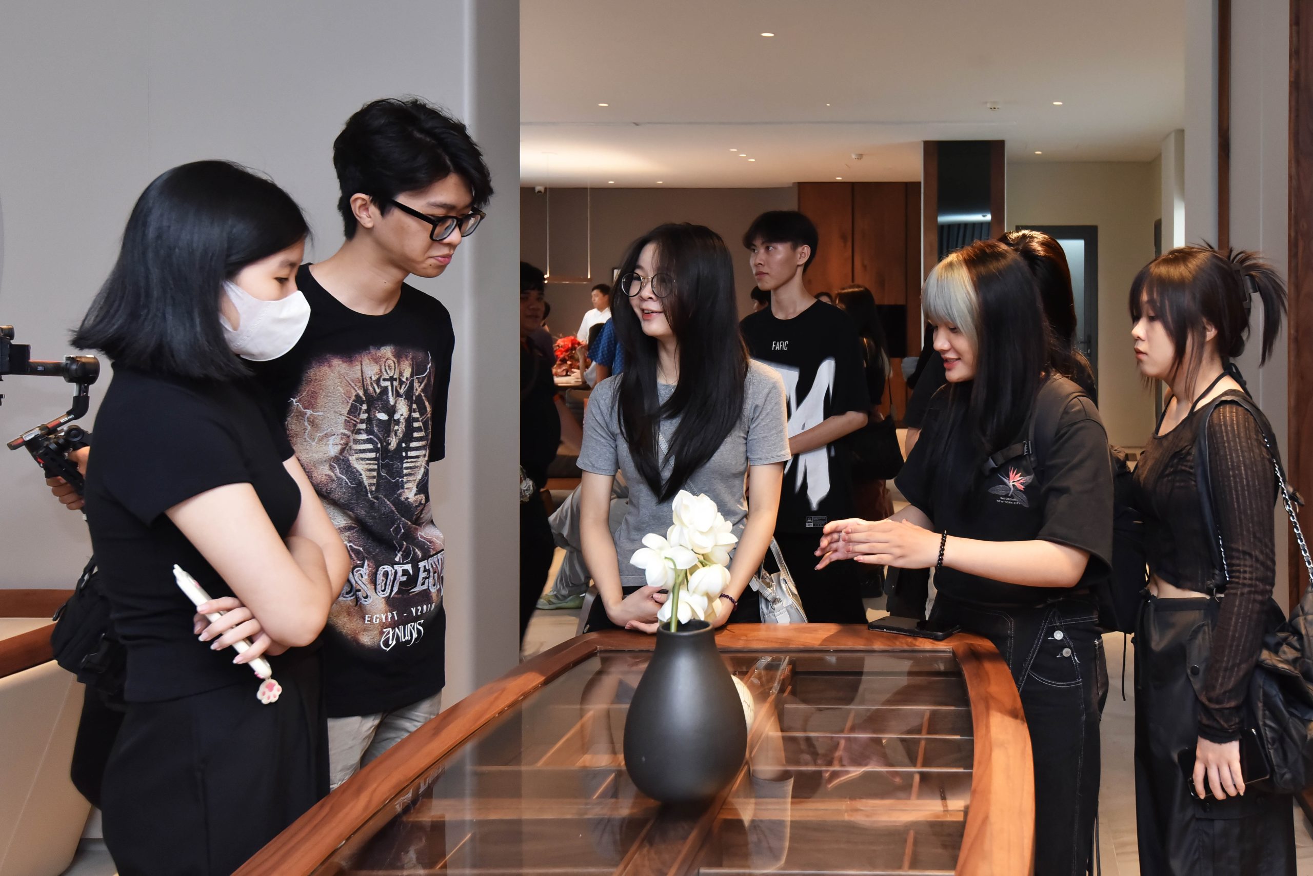 Sinh viên Trường Đại Học Hutech HCM tham quan showroom R Cộng chi Nhánh Sài Gòn 